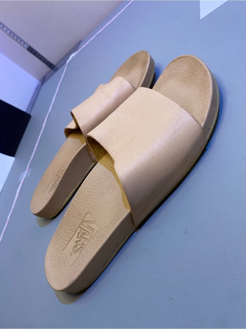 Vans Women’s Slide 6US Sandals in Beige